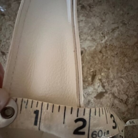 NWOT - Brahmin White Genuine Leather Wristlet With Tassel Pull Opening - Picture 13 of 15